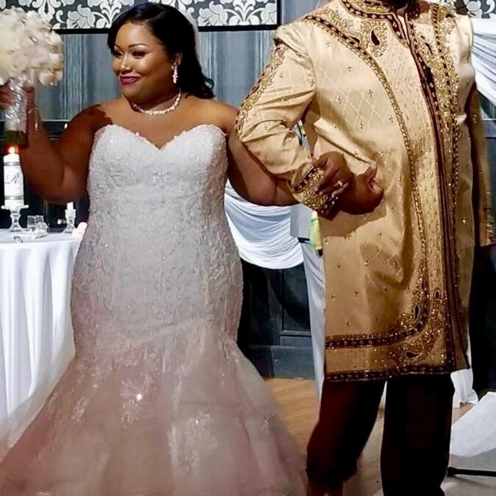 Ivory wedding gown